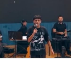 كان خايف وهو بيغنى.. تحكيم كاستنج يتدخل لتشجيع متسابق: قول تانى