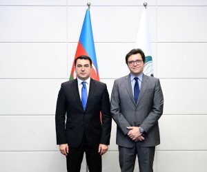  وزير الثقافة يلتقي نظيره الأذربيجاني لبحث آليات تعزيز التعاون الثقافي بين البلدين