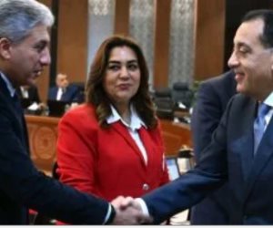 منال عوض تستعرض أمام رئيس الوزراء إجراءات مواجهة تلوث الهواء الحاد خلال الخريف