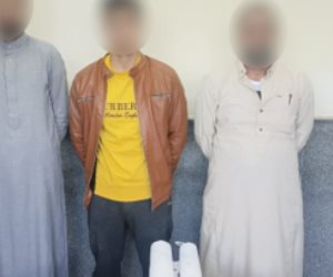 ضبط 3 فى حوش عيسى بالبحيرة يعلقون لافتة إعلانية لمرشح فى محيط لجنة انتخابية 