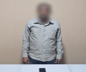 ضبط شخص بمحيط لجنة انتخابية في أسوان خلال متابعة تأمين العملية الانتخابية بحوزته مبالغ مالية لتوزيعها على الناخبين