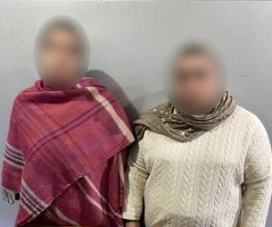 ضبط سيدتين تجمعان بطاقات مواطنين للتأثير على تصويت الناخبين في المنتزه بالإسكندرية