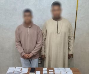 القبض على شخصين يوزعان دعاية مرشح أمام اللجان الانتخابية بدائرة أرمنت فى الأقصر