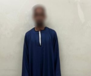 ضبط شخص يوزع الاموال على الناخبين لصالح مرشح فى دائرة إسنا بالأقصر