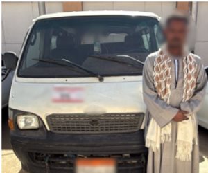 ضبط شخص لإصطحابه ناخبين بالسيارة لحثهم على التصويت في إدفو بأسوان