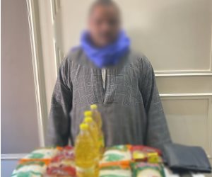 ضبط شخص بحوزته حقائب مواد غذائية لشراء أصوات الناخبين في أبو قرقاص بالمنيا