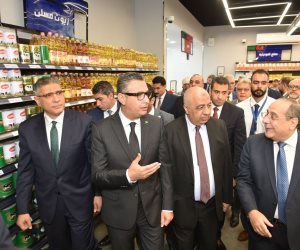 وزير التموين ومحافظ الجيزة ورئيس مدينة الإنتاج الإعلامي يفتتحون الفرع الرابع لمنافذ «كاري أون» بمقر المدينة.