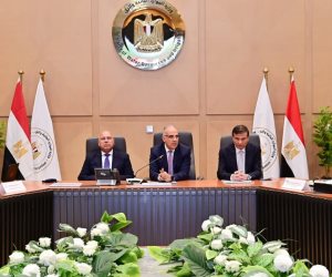 وزراء الصناعة والري والزراعة يناقشوا موقف الموضوعات المشتركة بين الوزارات 