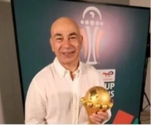 حسام حسن ينشر صورته مع كأس إفريقيا قبل انطلاق بطولة كان 2025