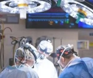 حدث في أمريكا .. مستشفى يعلن نجاح أول عملية زرع مزدوجة للقلب والكبد لطفلة