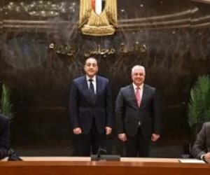 رئيس الوزراء يشهد توقيع 3 عقود مشروعات باقتصادية قناة السويس باستثمارات 1.15 مليار دولار