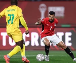 تعادل سلبى بين منتخب الفراعنة وزيمبابوى بعد 15 دقيقة.. وعاشور وصلاح يهدران الفرص.. صور