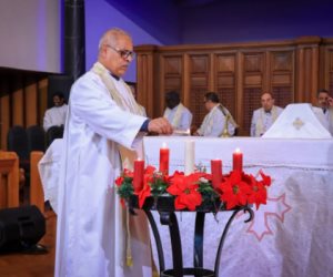 أجراس كاتدرائية جميع القديسين بالزمالك تدق إيذانًا ببدء قداس عيد الميلاد المجيد 