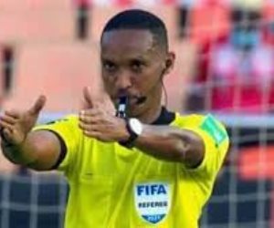 الكاف تكشف عن الطاقم التحكيمي للقاء الفراعنة وجنوب أفريقيا ضمن منافسات أمم إفريقيا 