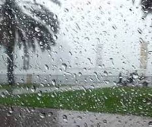 رخصة المطر.. "الإفتاء" توضح ضوابط الجمع بين الصلوات وكيفية الأذان والإقامة