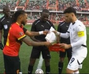 تسديدة شيكو بانزا تخطئ طريق مرمى منتخب الفراعنة فى الدقيقة 42