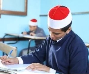 طلاب النقل الثانوى الأزهرى يؤدون امتحاناتهم في الكيمياء والتاريخ اليوم 