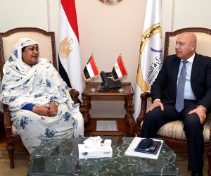 كامل الوزير يبحث مع وزيرة الصناعة والتجارة السودانية سبل تعزيز التعاون بين البلدين