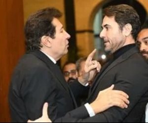 أحمد عز وطارق لطفي وصلاح عبد الله يقدمون العزاء فى والدة هانى رمزى