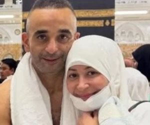 منة شلبى وزوجها أحمد الجناينى يؤديان مناسك العمرة