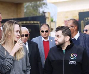 من امام معبر رفح.. أنجلينا جولى تعلن تضامنها الكامل مع الشعب الفلسطينى.. فيديو وصور