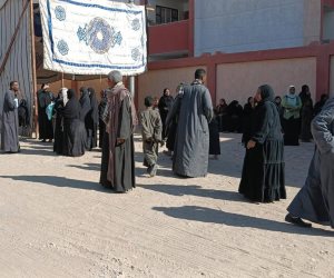 توافد الناخبين على اللجان الانتخابية بإسنا بالأقصر في اليوم الأول لإعادة انتخابات الدوائر الـ27 الملغاة