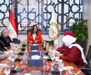 وزيرة التنمية المحلية تتابع جهود تحسين البيئة الصناعية والطاقة المستدامة وملفات القطاعات الهندسية