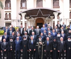 البابا تواضروس الثاني يستقبل وزير الثقافة ويرافقه عدد من مستشاريه