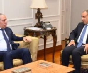 وزير الخارجية يبحث مع نائب رئيس فلسطين تطورات الأوضاع بغزة والضفة الغربية