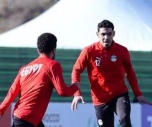 محمد حمدى يغادر مباراة الفراعنة وبنين باكيا بسبب الإصابة وأحمد فتوح بديلا