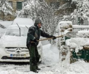 حدث في أوربا .. الثلوج وانقطاع الكهرباء يشل السكك الحديدية 