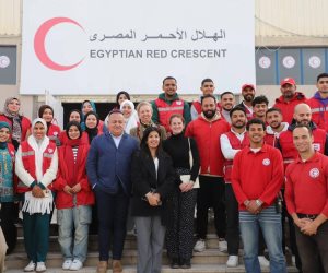 وفد من السفارة البريطانية يتفقد مخازن المساعدات اللوجستية بالعريش ويشيد بجهود مصر في دعم غزة (صور) 