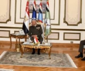 وزير الدفاع يلتقى وفدًا من الاتحاد العربى للرياضة العسكرية