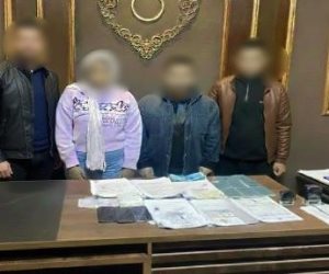 ضبط القائمين على إدارة إحدى شركات إلحاق العمالة بالخارج بدون ترخيص بالقاهرة