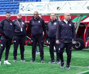 منتخب مصر يتفقد أرضية ملعب مباراة السنغال غدا فى نصف نهائى أمم أفريقيا.. صور