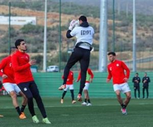  هطول أمطار أثناء مران منتخب الفراعنة بطنجة استعدادا لمواجهة السنغال وسط تركيز وجدية