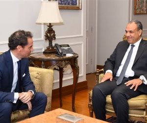 وزير الخارجية يلتقى مع الممثل الشخصي لسكرتير عام حلف الناتو لشئون الجوار الجنوبي