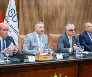  رئيس اقتصادية قناة السويس يستقبل وفدًا من مجلس تنمية التجارة في هونج كونج