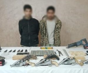 ضبط عنصر جنائي يدير ورشة لتصنيع الأسلحة النارية بالقاهرة