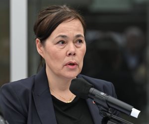 تفاصيل بكاء وزيرة خارجية جرينلاند بسبب ضغوط ترامب