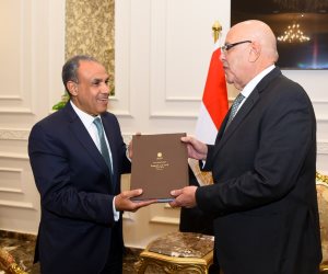 وزير الخارجية يلتقي رئيس مجلس النواب