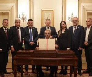 هآرتس: تل أبيب ترفض فتح معبر رفح وتعرقل وصول 15 شخصية لإدارة شؤون غزة المدنية