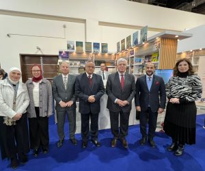 وزيرا الثقافة والتعليم العالى يتفقدان جناح مكتبة الإسكندرية فى معرض القاهرة الدولى للكتاب