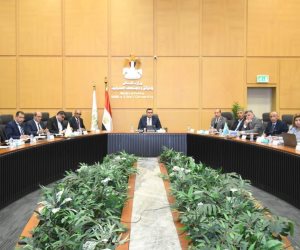 وزير الإسكان يتابع الموقف التنفيذي لمشروعات المبادرة الرئاسية "حياة كريمة" لتطوير قرى الريف المصري