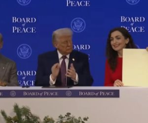 فيوزا عثماني.. سيدة وحيدة ضمن الموقعين على ميثاق مجلس السلام