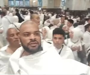 عودة النطق لشاب أردنى أمام الكعبة المشرفة بعد رحلة صمت دامت 26 عامًا
