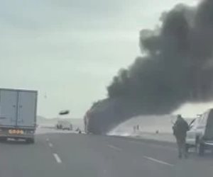 منذ قليل .. العناية الإلهية تنقذ الركاب فى حريق أتوبيس على طريق طور سيناء – شرم الشيخ