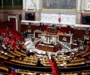 حظر جديد في فرنسا.. منع القاصرين دون 15 عامًا من مواقع التواصل الاجتماعي