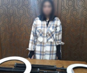 ضبط صانعة محتوى لنشرها مقاطع فيديو خادشة للحياء على مواقع التواصل