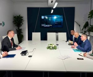 وزير البترول والثروة المعدنية يبحث مع بيكرهيوز العالمية تسريع التعاون في عدد من مجالات العمل الجديدة 